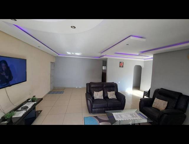 4 BEDROOM HOUSE FOR SALE IN UMGABABA